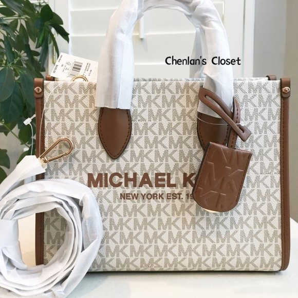Michael Kors Handbags - NWT Michael Kors Tote